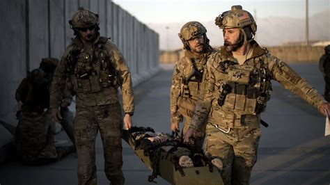 ‘Don’t quit’ – Air Force pararescue legend shares lessons from long career