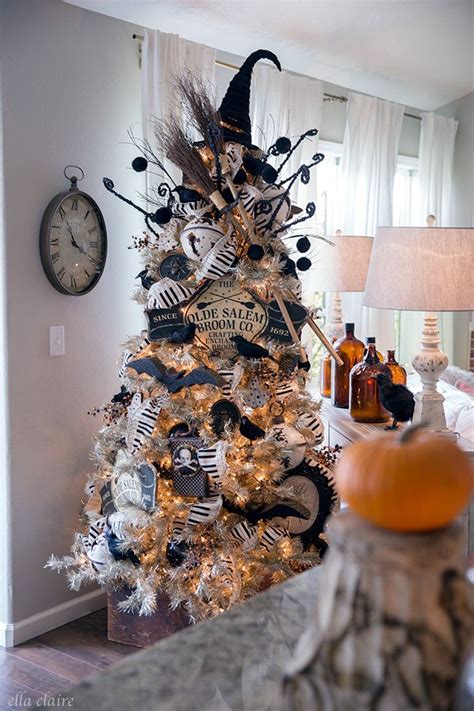 Spooky Vintage Halloween | Halloween christmas tree, Diy halloween decorations, Diy halloween tree