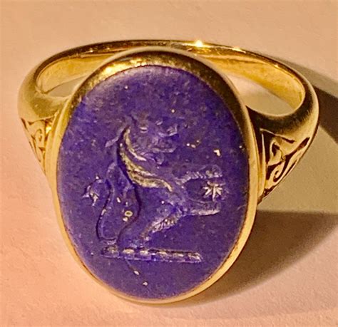 A Lovely Antique Lapis Lazuli Gold Armorial Signet Ring 18k Gold | 703366 | Sellingantiques.co.uk