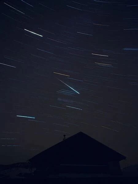 Leonid meteor. Optical time-exposure image of a Leonid