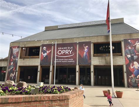 5 Tips For Visiting the Grand Ole Opry • Half Crazy Mama