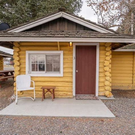 Comfortable Log Cabins in Ashton, Idaho | Ashton Log Cabin Rentals