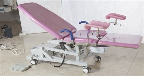 China Gynecology Exam Table with Stirrups Obstetric Table - China Hospital Bed, Surgical Equipment