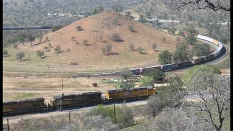 Two Trains at the Tehachapi Loop - YouTube