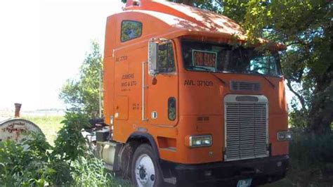 Freightliner COE condo (1990) : Sleeper Semi Trucks