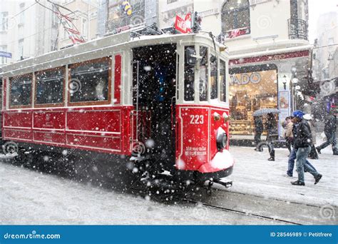 Istanbul on a snowy day editorial stock image. Image of taksim - 28546989