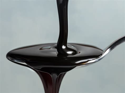 Molasses: Types, 14 Benefits & Uses | Organic Facts