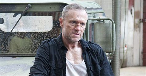 Michael Rooker Says “Cheap” AMC Led To Merle’s Death On ‘Walking Dead ...