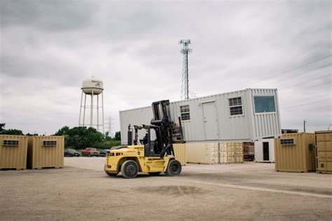 Crane or Forklift? Correctly Transport and Set Up Container Structures