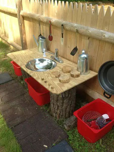 10 Fun Outdoor Mud Kitchens for Kids • Garden Ideas • 1001 Gardens