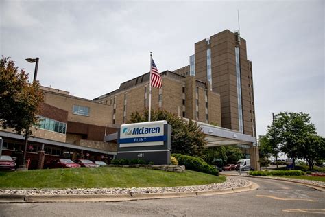 McLaren Flint Hospital employee dies due to coronavirus complications - mlive.com