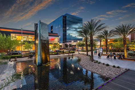 Downtown Summerlin adds new stores, restaurants | Las Vegas Review-Journal