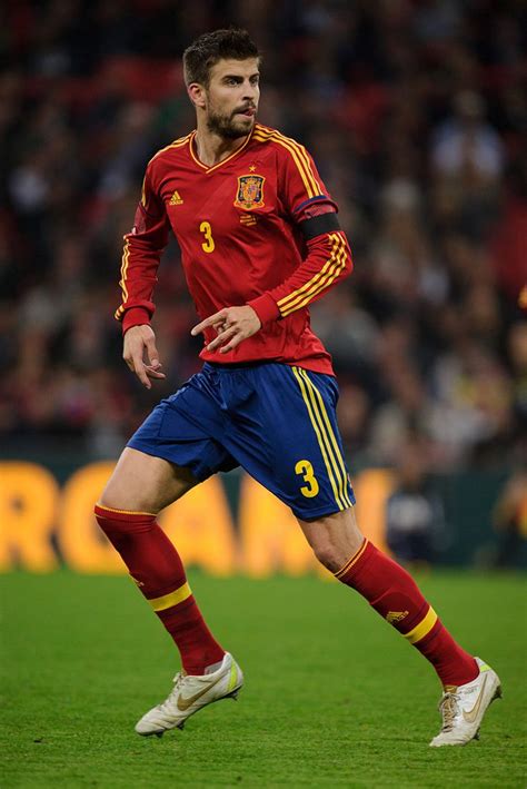 @Piqué #9ine | Spain national football team, Soccer club, World football