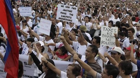 Philippine anti-corruption protests draw massive crowds | CBC News