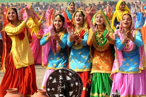 TEEYAN TEEJ DIYAN - PUNJABI FESTIVALS | august, bangles, beauty and more | PinkPhulkari ...