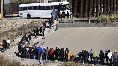 Mexicans Crossing The Border