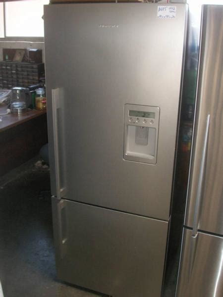 Fisher & Paykel 442 ltr Fridge Freezer Ice Maker & Chilled Water ...