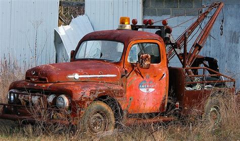 rusty old tow truck | Tow truck, Trucks, Motor truck