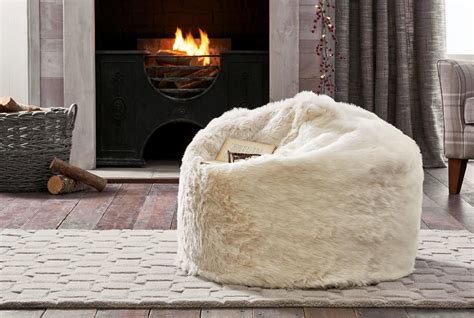 Cosy, warm and stylish faux fur beanbags ~ Fresh Design Blog