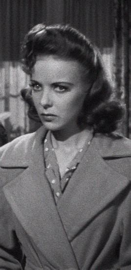 High Sierra (1941) | Old movies, Movie scenes, Bank robber