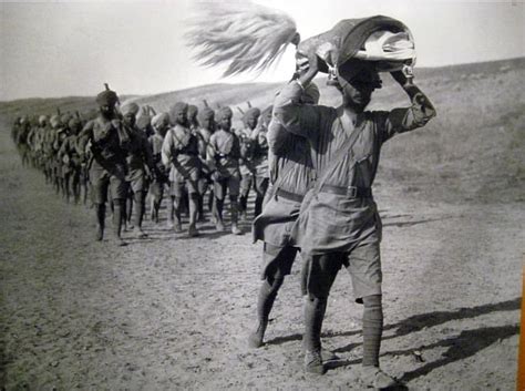 Sikh Soldiers marching in Mesopotamia during WW1 (carrying guru granth ...