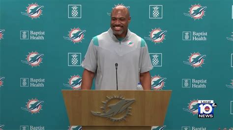 Miami Dolphins introduce new defensive coordinator Anthony Weaver ...