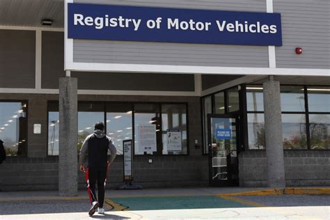 The RMV is getting ready for the new Mass. driver's license law. Here's what to know | WBUR News