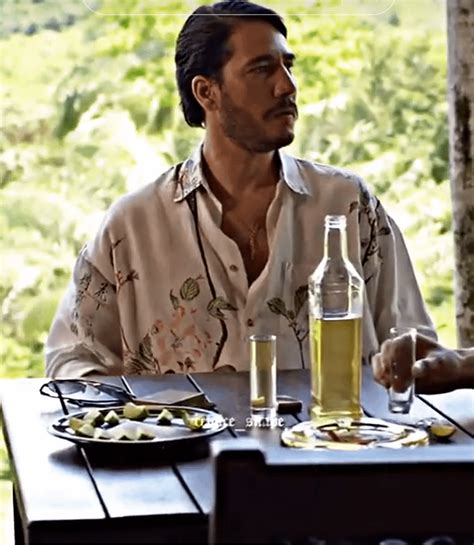 What style/aesthetic would you say Pacho Herrera fits into? : r/narcos