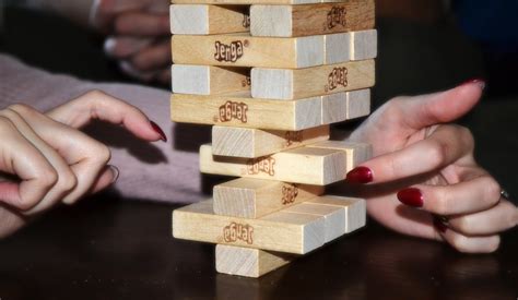 Fotos gratis : mano, madera, juego, número, dedo, equilibrar, estable, dedos, Uñas, Jenga ...