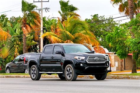 Toyota Tacoma vs Toyota Tundra: Which Is the Best Truck For You?