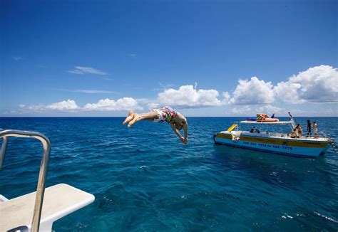 Caicos Dream Tours | Private Turks & Caicos Boat Charters