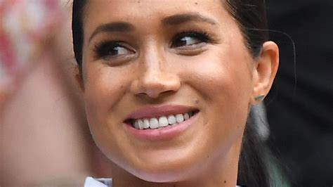 Royal Expert Wonders If Meghan Markle Is Worried About Queen Elizabeth ...