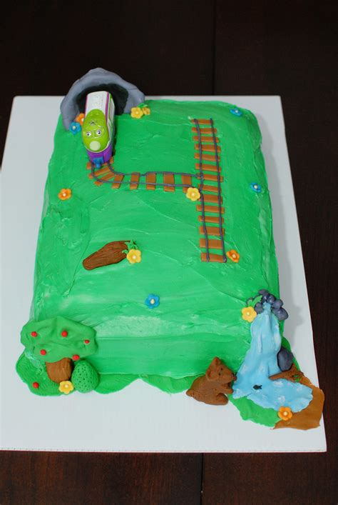 Chuggington Birthday Party - CakeCentral.com