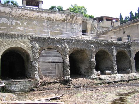 The Skeletons of Herculaneum – Pompeii and Herculaneum tours with an ...