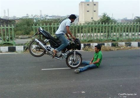 bikes wallpapers: indian bike stunts wallpapers