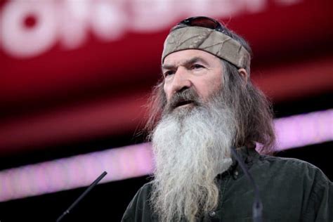 Phil Robertson: Football,Bio, Career, Net worth, Duck Commander