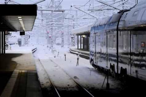 A Snowstorm Brings Munich Airport to a Standstill and Causes Travel ...