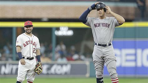 Tiny Altuve standing next to huge Judge gets meme treatment | Yardbarker.com