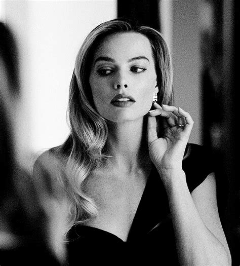 so cool : MARGOT ROBBIE for Chanel Beauty