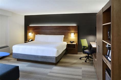 Holiday Inn Express Toronto - Downtown, an IHG Hotel Toronto, Ontario ...