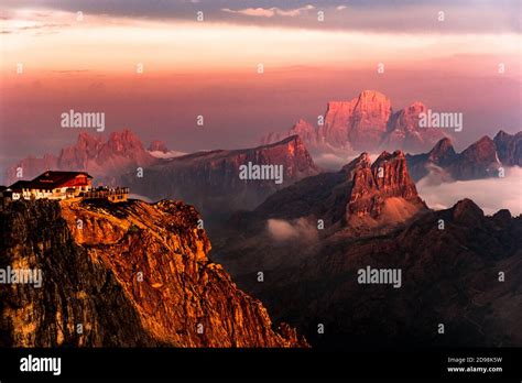 Rifugio lagazuoi hi-res stock photography and images - Alamy