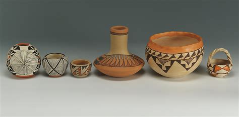 Lot 533: Assorted Pueblo Pottery | Case Auctions