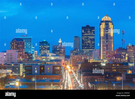 Des Moines Iowa skyline in USA (United States Stock Photo - Alamy