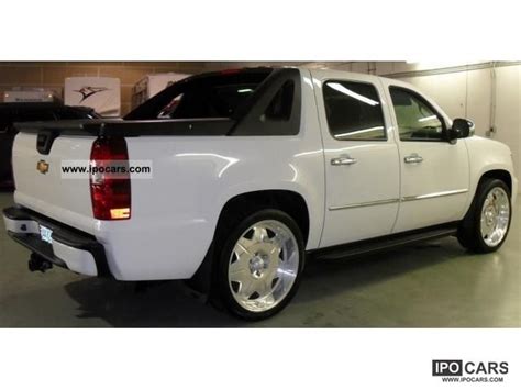 2007 Chevrolet Avalanche - Car Photo and Specs