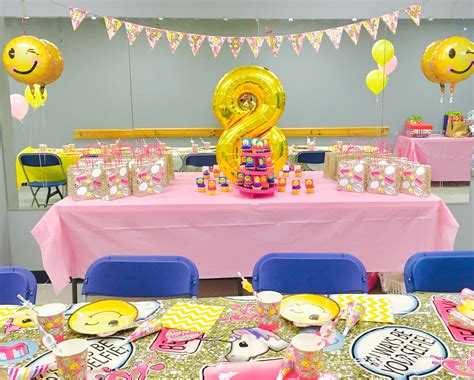 Emoji girl birthday party table decor kids party Girls Emoji Birthday Party, Birthday Party ...