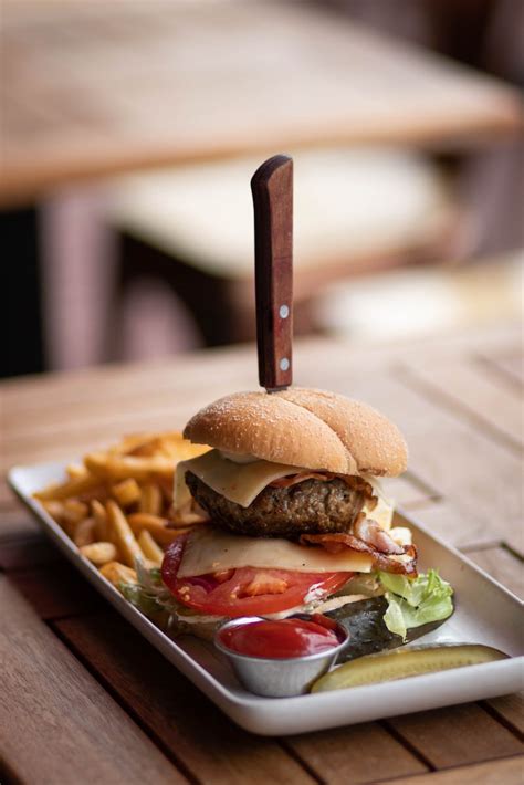 Mini Burger on Plate · Free Stock Photo