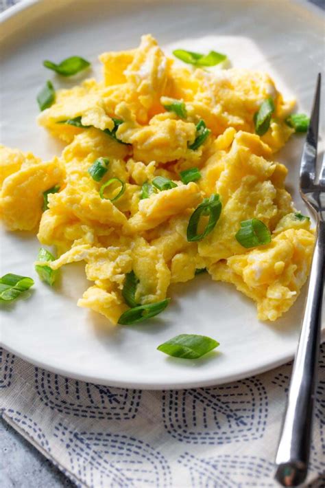 Scrambled Eggs with Green Onions - Food Banjo