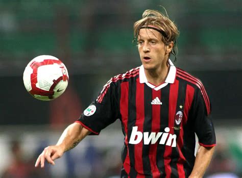 Massimo Ambrosini: "Results aside, Milan is facing an ever bigger risk" - AC Milan News