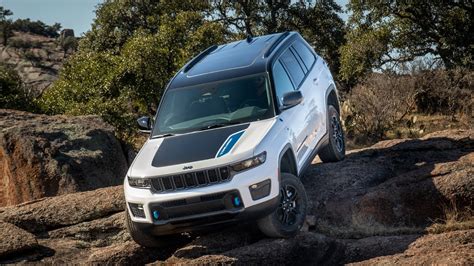 2022 Jeep Grand Cherokee First Drive Review: The 4xe Trailhawk Is Quietly One of the Most ...