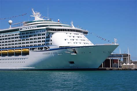 ROYAL CARIBBEAN "VOYAGER OF THE SEAS"